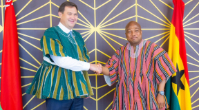 После визита в Африку опубликовали неожиданную фотографию с главой беларуского МИД