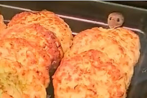 «Рататуй осуществляет контроль качества». Опубликовано видео, как мышонок ест котлеты в новополоцком магазине