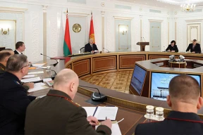 «Свидетели стабильности силового звена понимают, что гуманизмом истекающий гарант от хорошей жизни заниматься не будет»