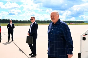 Фейгин: «Ну какая повестка между Путиным и Лукашенко, кроме войны, торговля картошкой что ли — что им обсуждать два дня?»